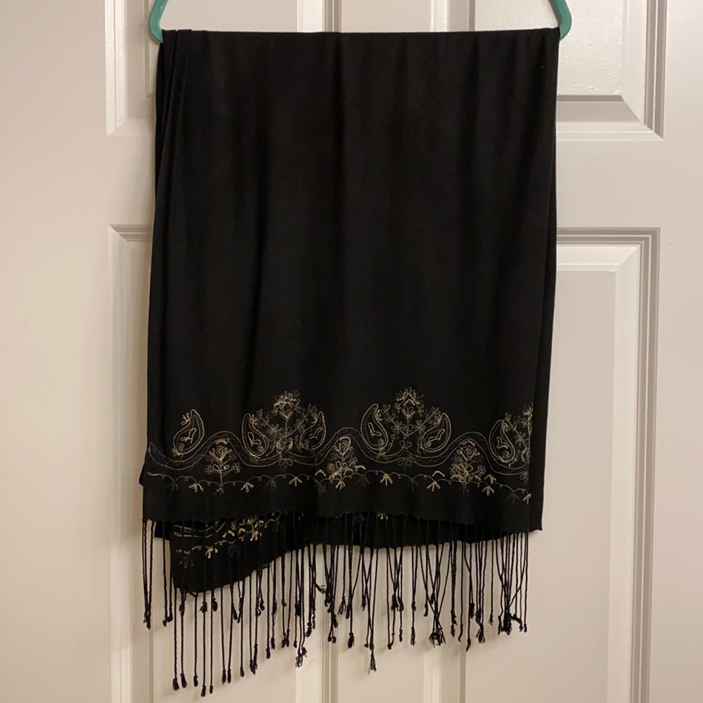 7’ long 2.5’ wide Classic Scarf Wrap with fringe